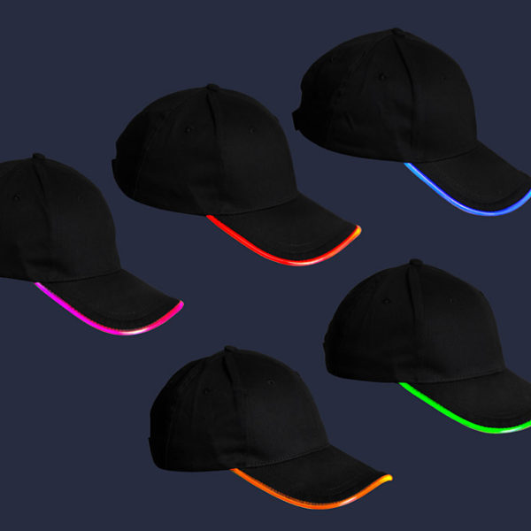 Czarne, bawełniane czapki z daszkiem LED - w nocy - różne kolory