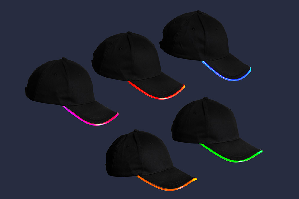 Czarne, bawełniane czapki z daszkiem LED - w nocy - różne kolory