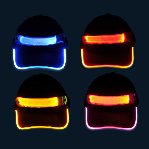 Czapki baseballówki z LED wokół daszka - w nocy - różne kolory